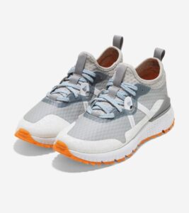 cach-phoi-do-voi-sneaker